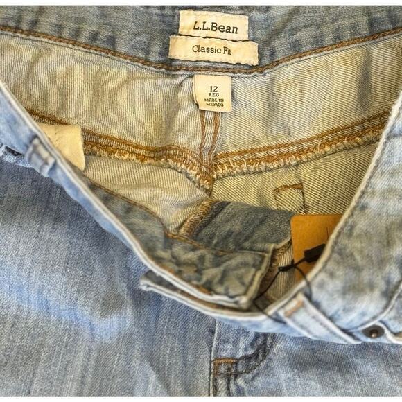 L.L.Bean Classic Fit High Rise Denim Shorts Size 12. - Picture 2 of 5